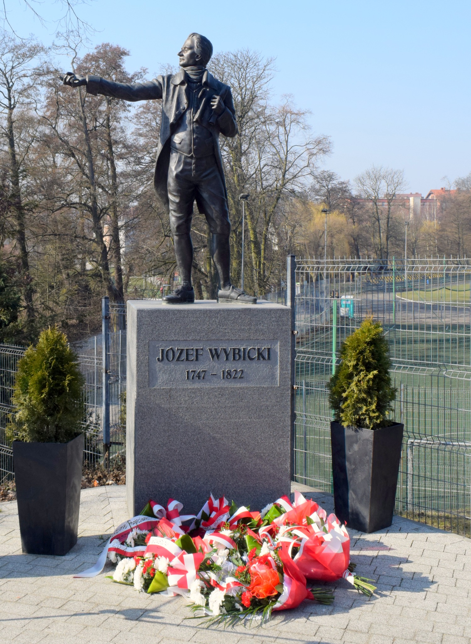 pomnik wybicki 25